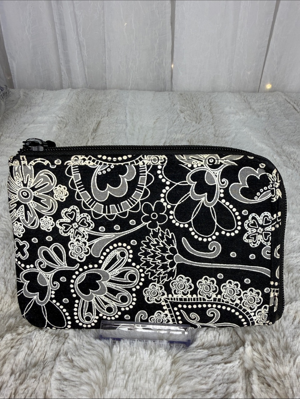 thirty-one Black and White Floral Paisley Zip Wallet